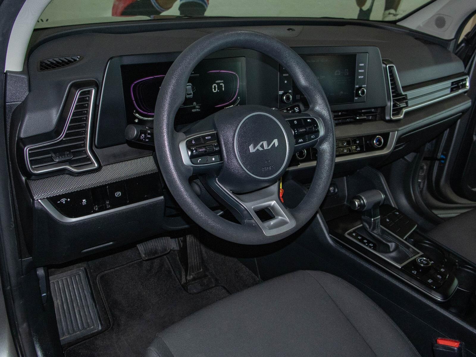 Used 2024 Kia Sportage LX image 5