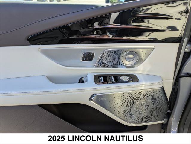 Used 2025 Lincoln Nautilus Black Label AWD/4WD image 10