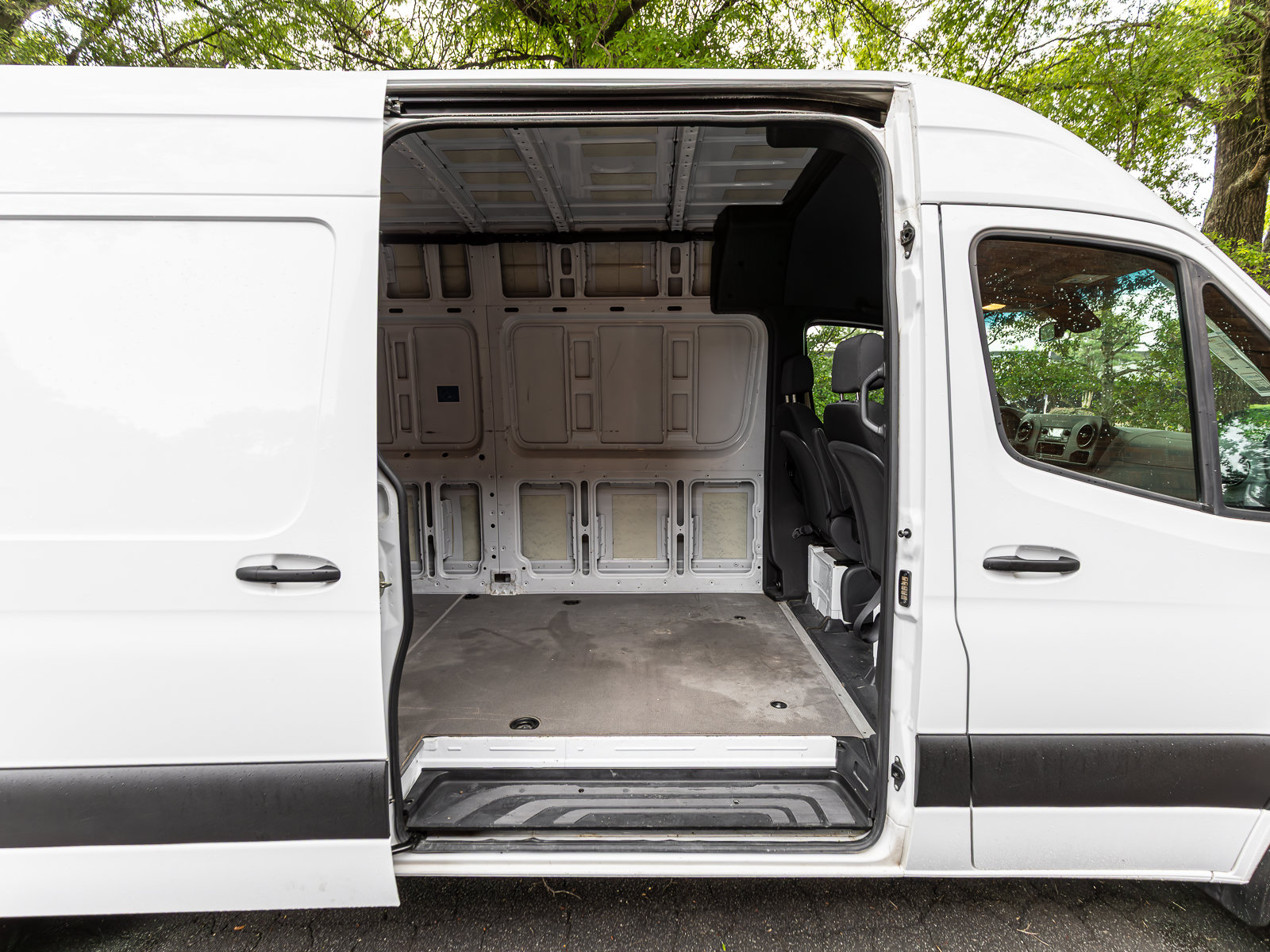 Used 2022 Mercedes-Benz Sprinter 2500 image 16