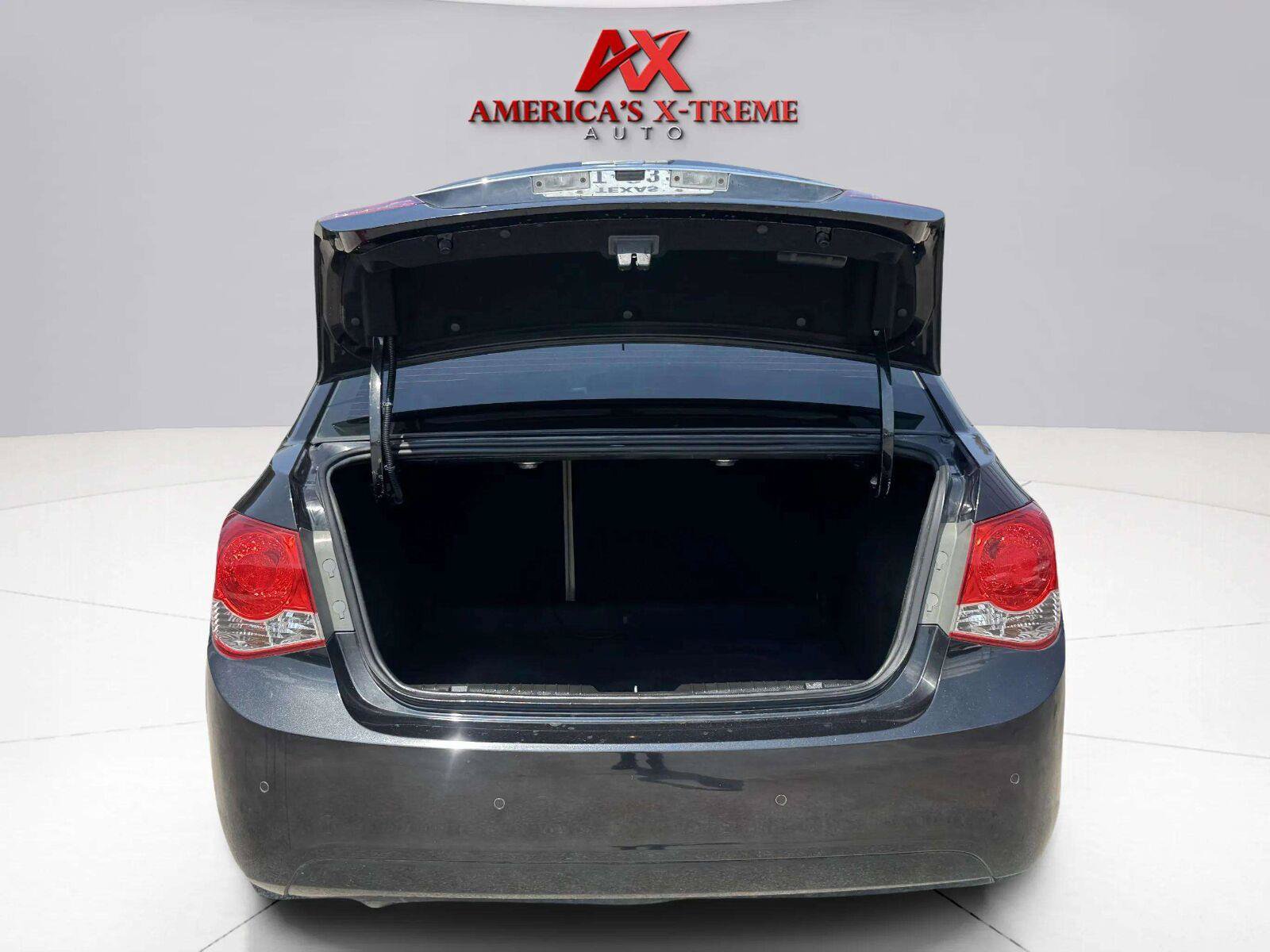 Used 2011 Chevrolet Cruze LTZ FWD image 58