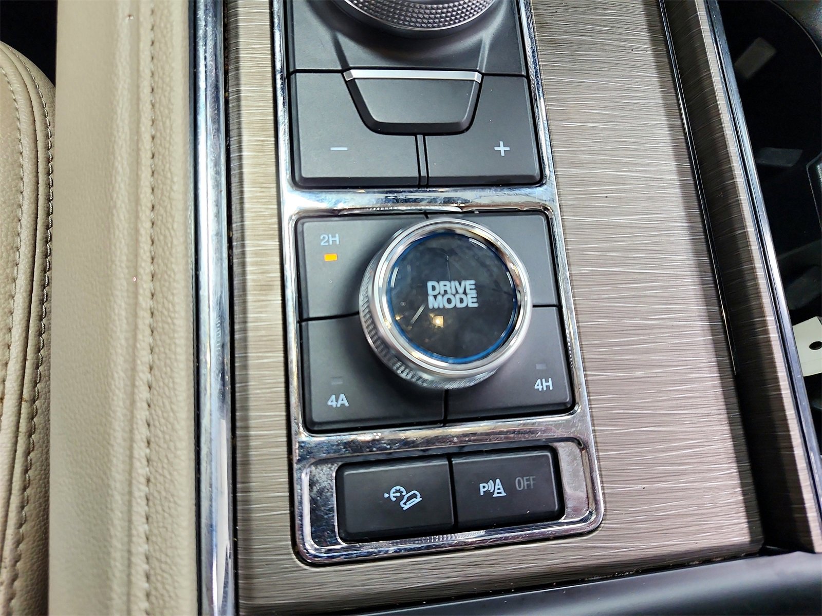 Used 2024 Ford Expedition Limited image 29