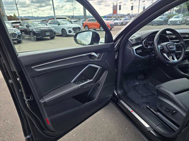 Used 2025 Audi Q3 2.0T Premium w/ Black Optic Sport Package AWD/4WD image 20