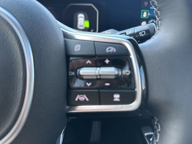 Used 2025 Kia Sorento SX image 18