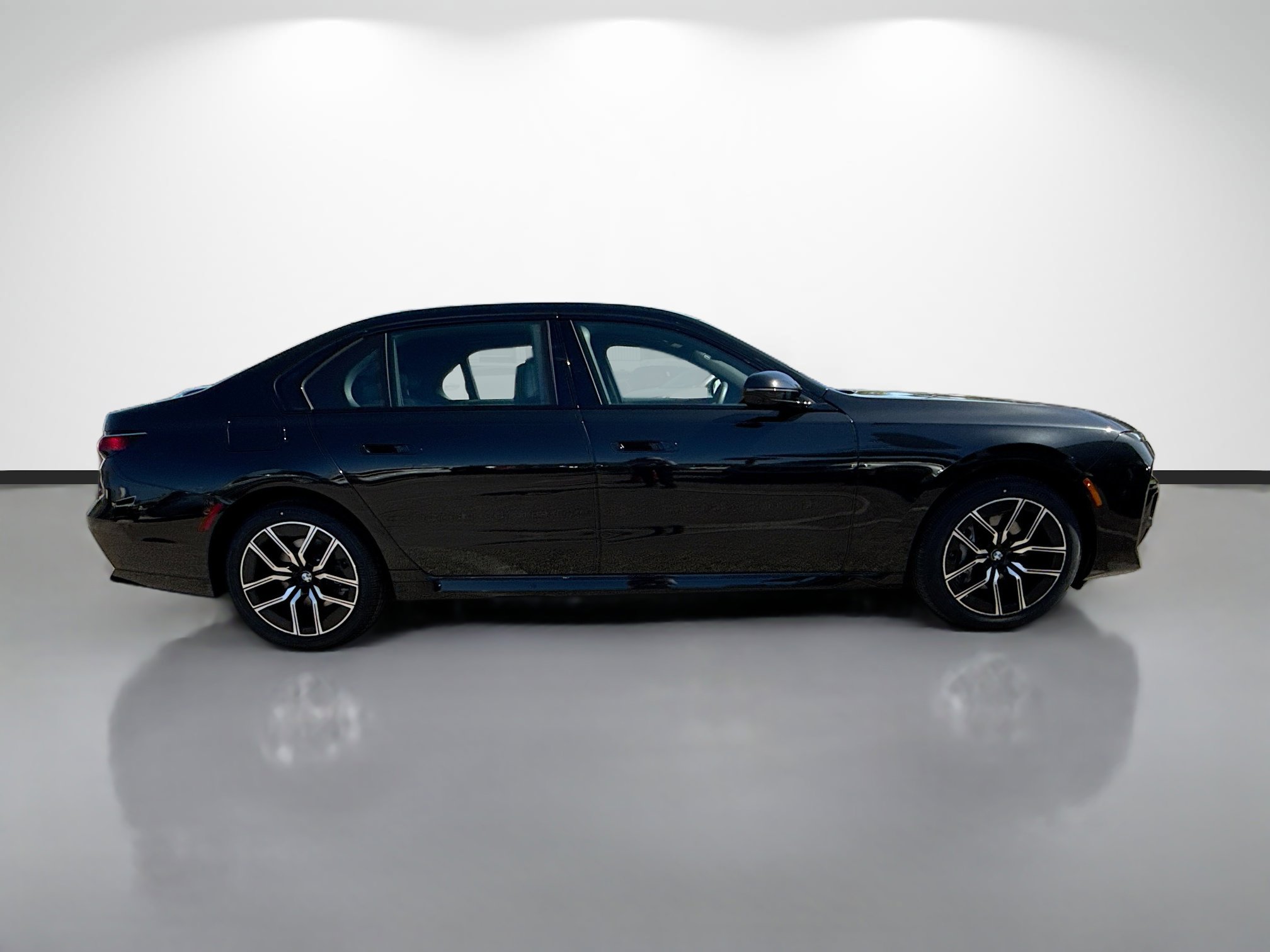 Used 2026 BMW 740i image 2