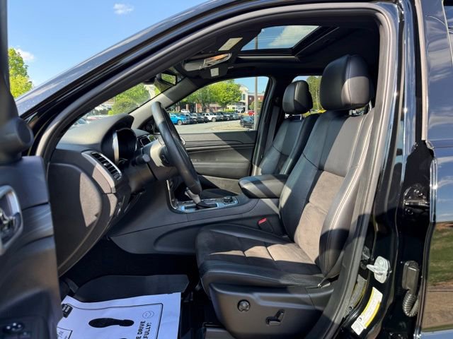 Used 2019 Jeep Grand Cherokee Altitude AWD/4WD image 12