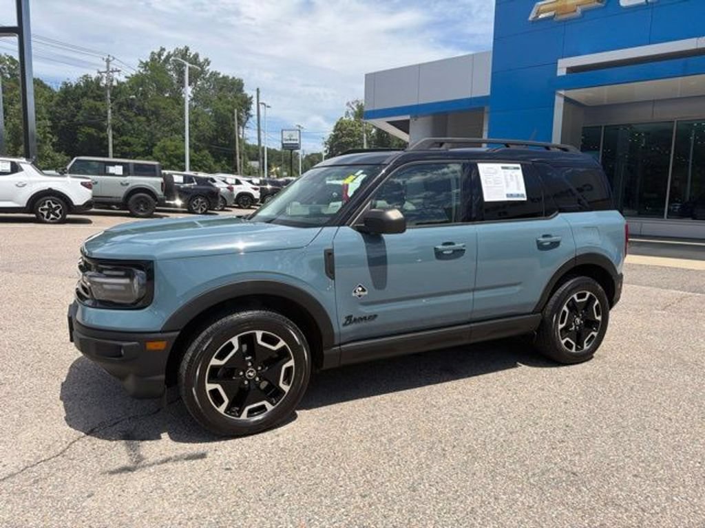 Used 2022 Ford Bronco Sport Outer Banks w/ Tech Package AWD/4WD image 2