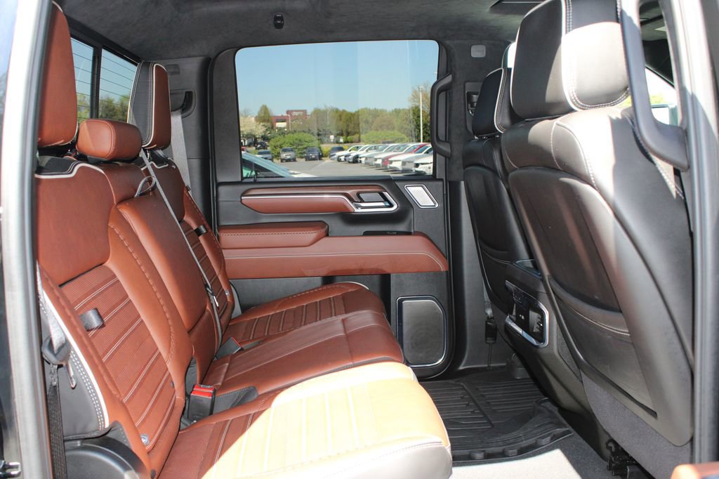 Used 2025 GMC Sierra 3500 Denali Ultimate image 14