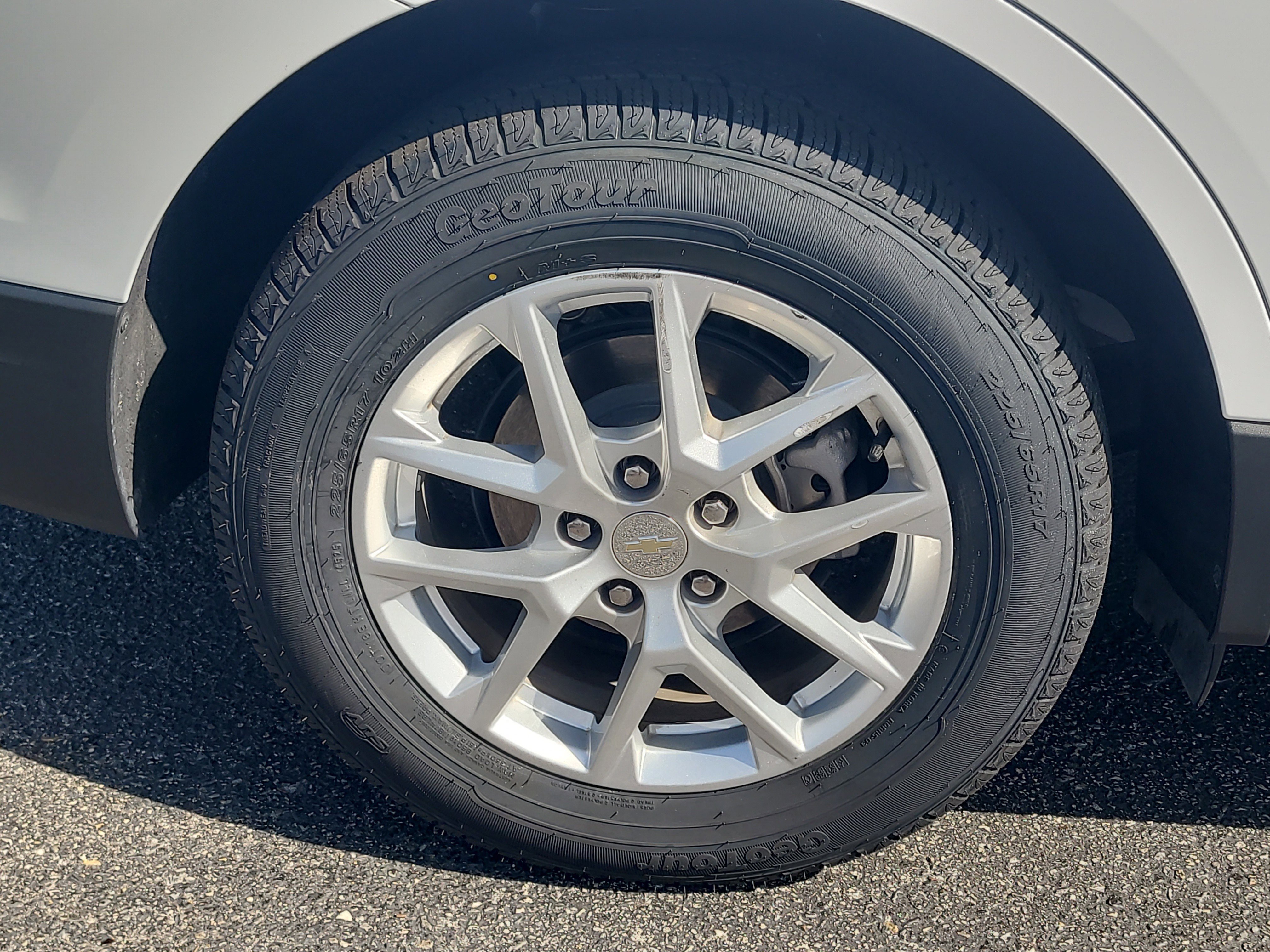 Used 2024 Chevrolet Equinox LT FWD image 8