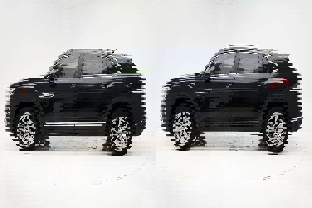 Used 2024 Volkswagen Atlas Cross Sport SEL R-Line image 5