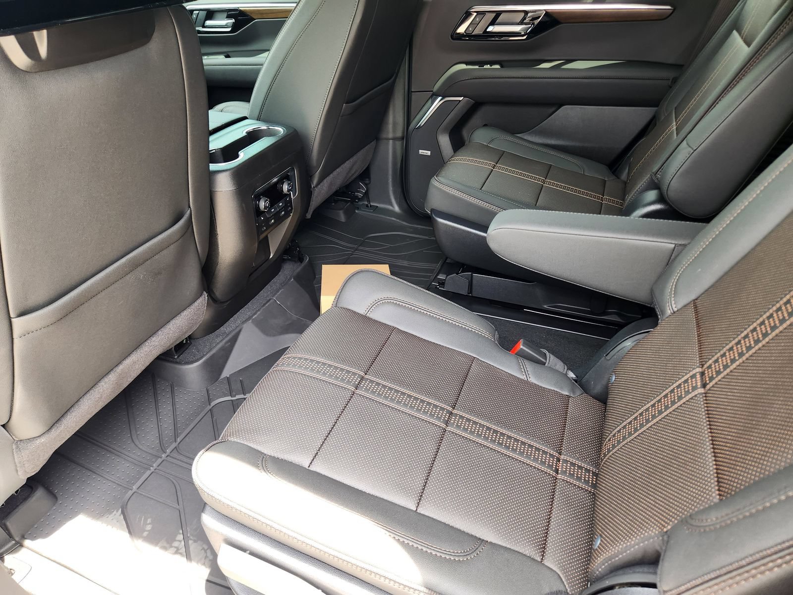 New 2026 Chevrolet Tahoe High Country AWD/4WD image 25