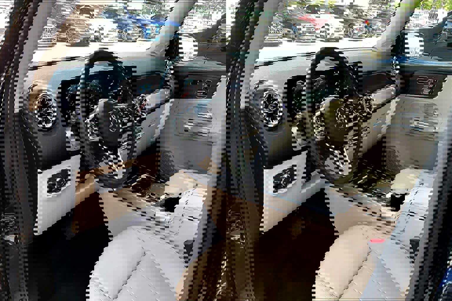 Certified 2023 Mercedes-Benz GLB 250 4MATIC image 17