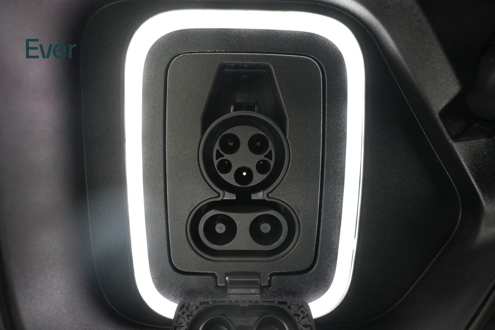 Used 2024 Rivian R1T Adventure Dual AWD/4WD image 10