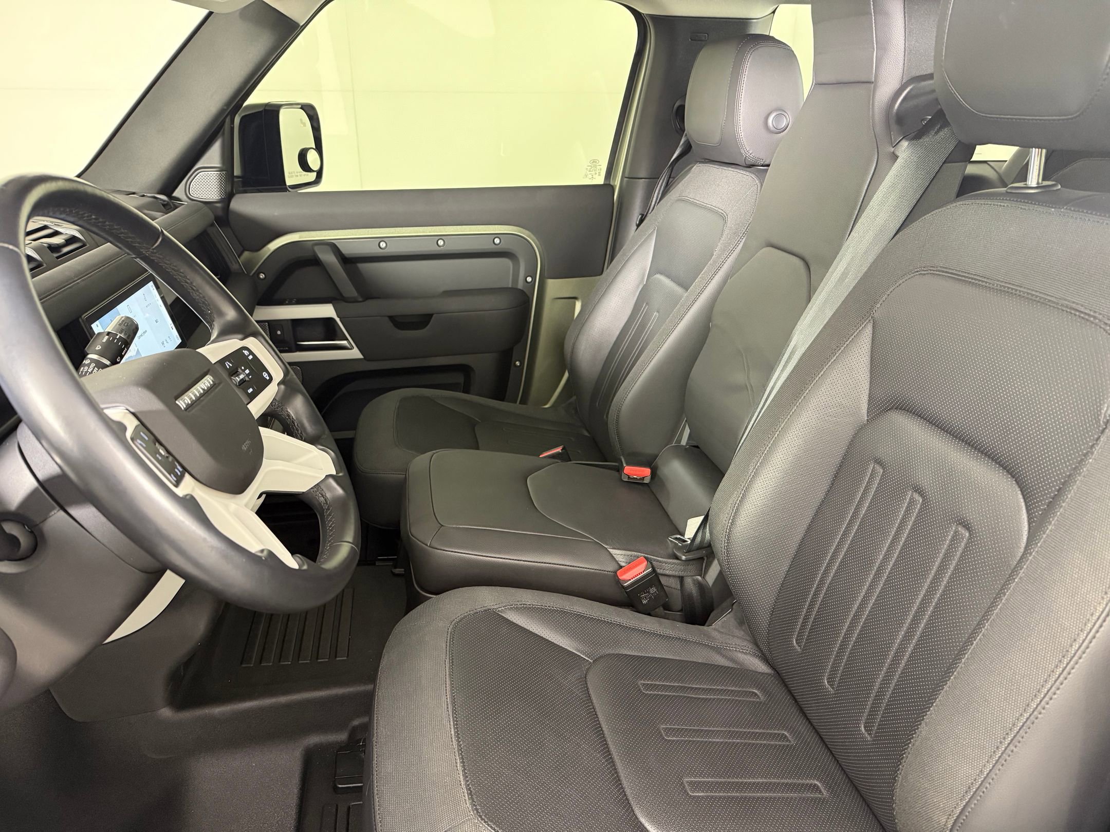 Certified 2021 Land Rover Defender 90 First Edition image 5