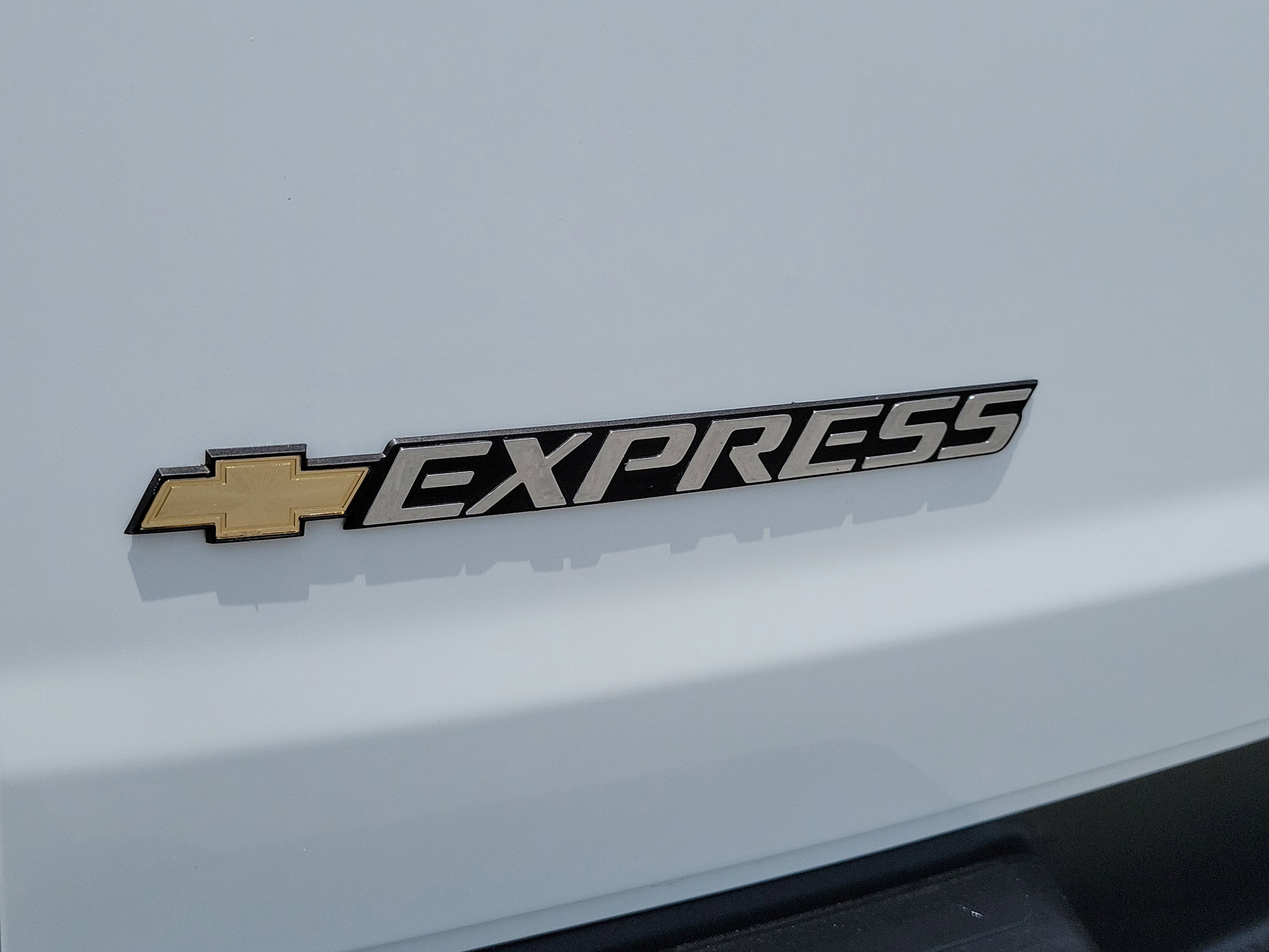 Used 2024 Chevrolet Express 2500 w/ Driver Convenience Package RWD image 28