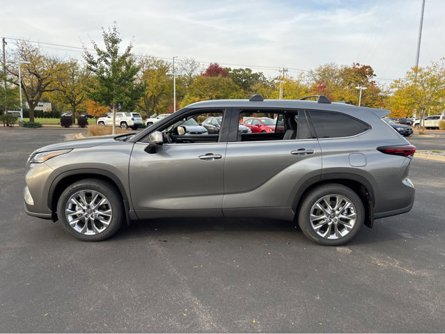 New 2026 Toyota Highlander Limited image 11