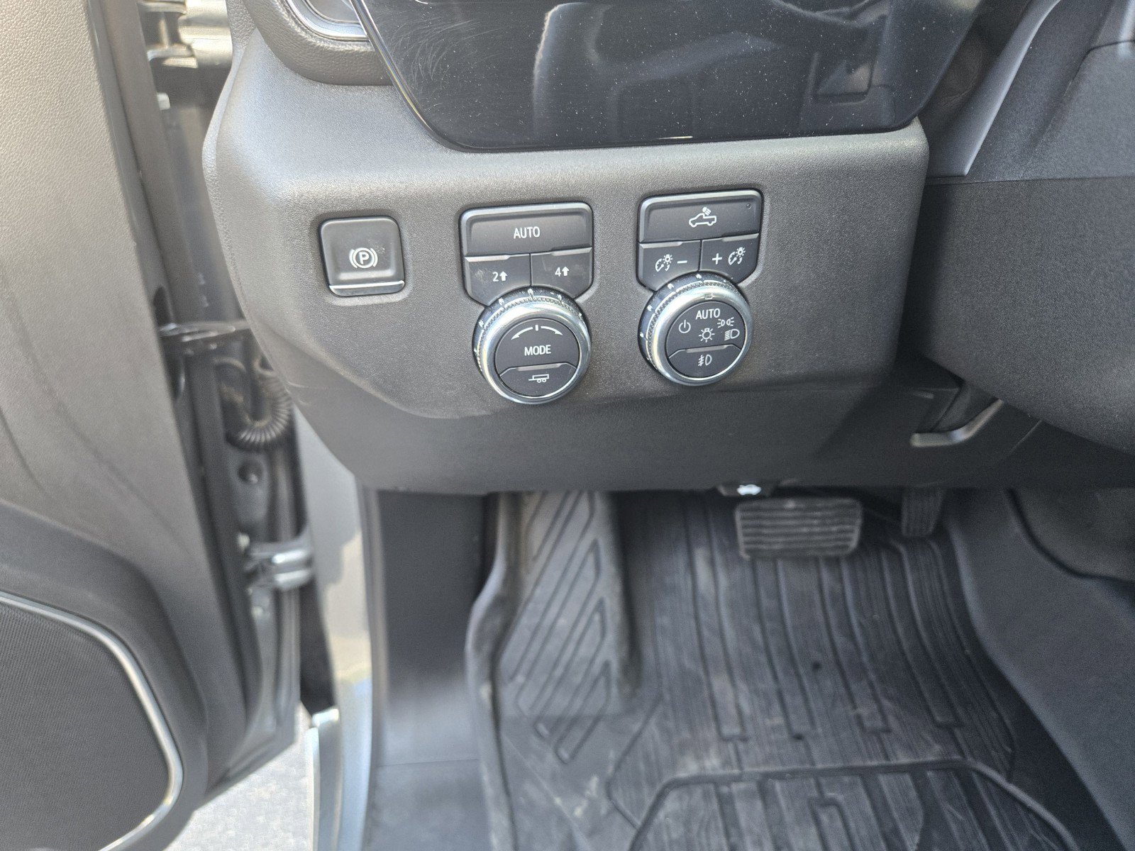 Used 2024 GMC Sierra 1500 Elevation AWD/4WD image 11