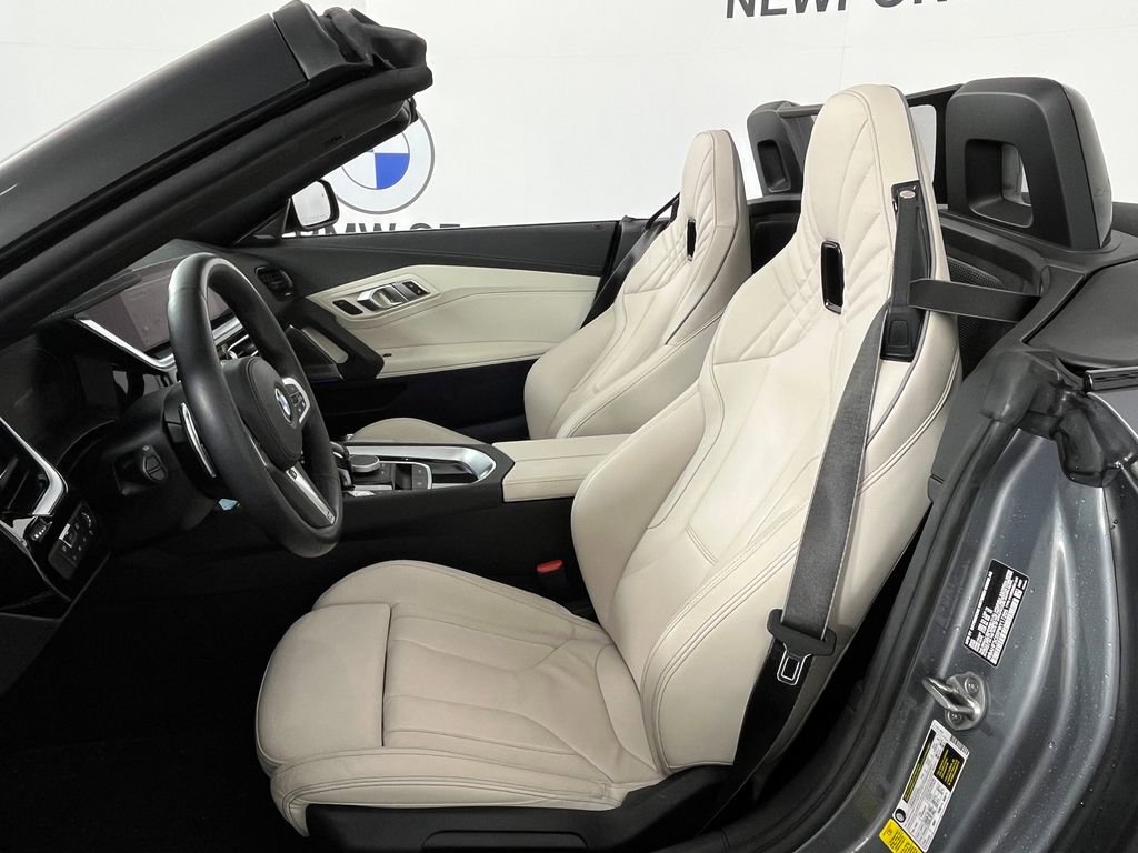 Used 2023 BMW Z4 sDrive30i w/ Premium Package image 2