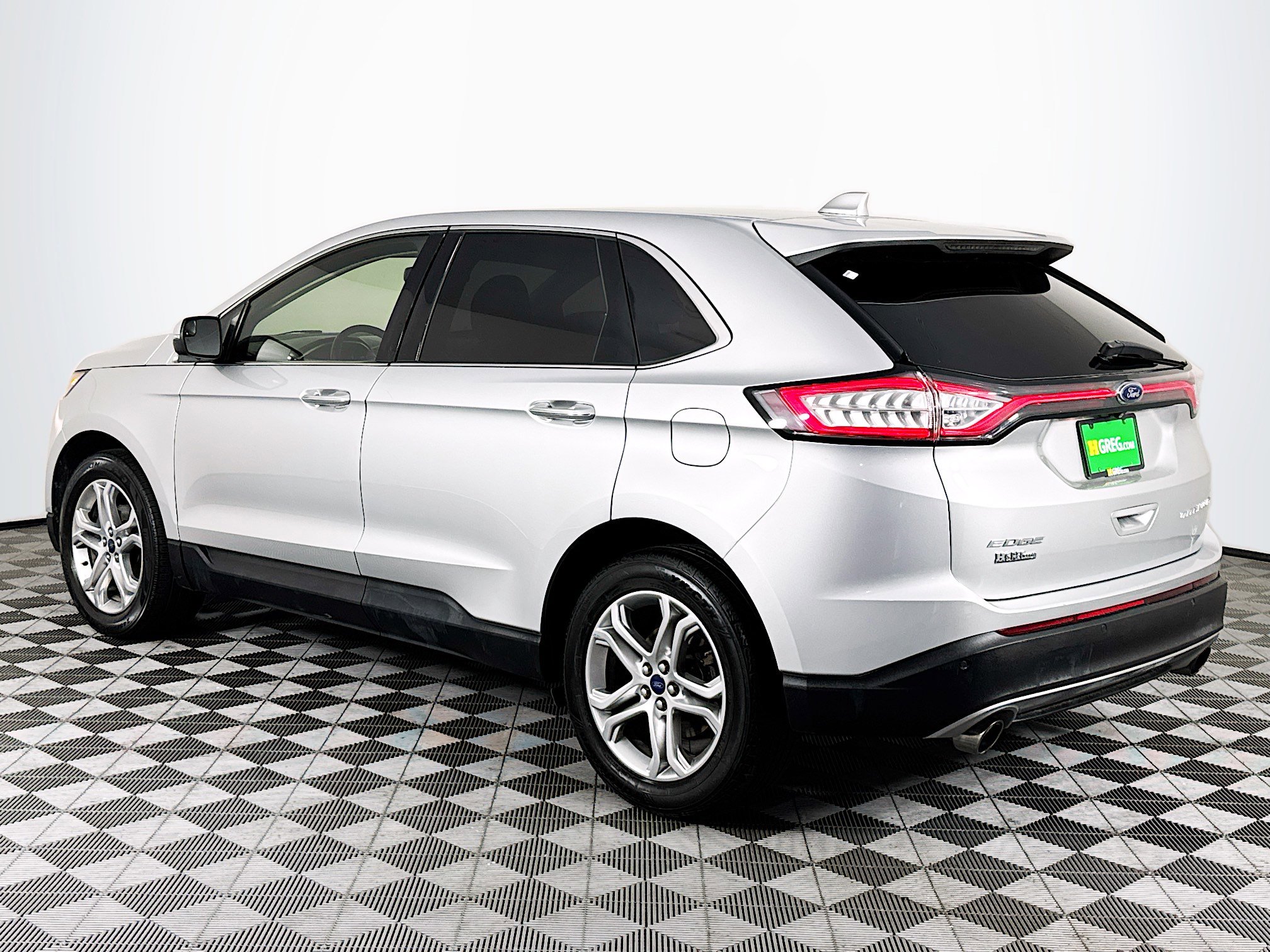 Used 2018 Ford Edge Titanium FWD image 6