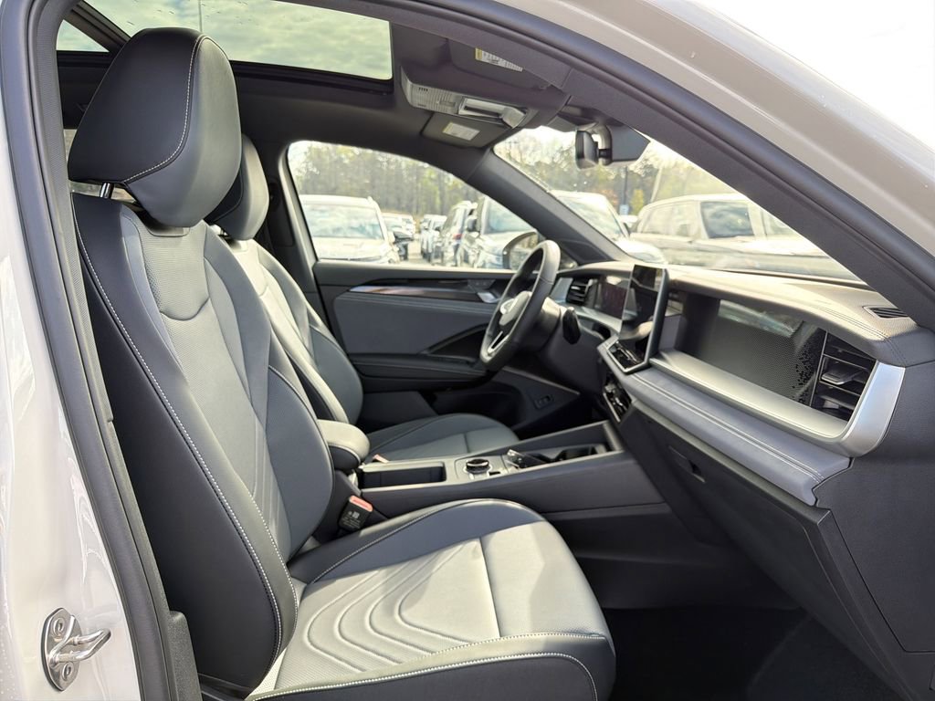 New 2026 Volkswagen Tiguan SE R-Line image 20