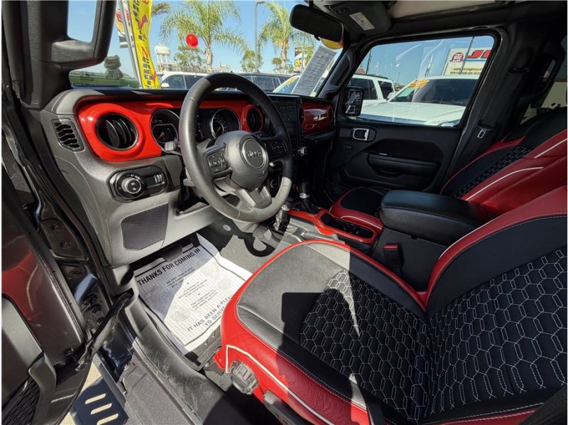 Used 2023 Jeep Gladiator Sport AWD/4WD image 16