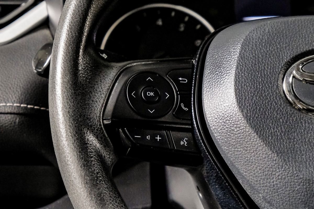 Used 2021 Toyota RAV4 LE FWD image 17