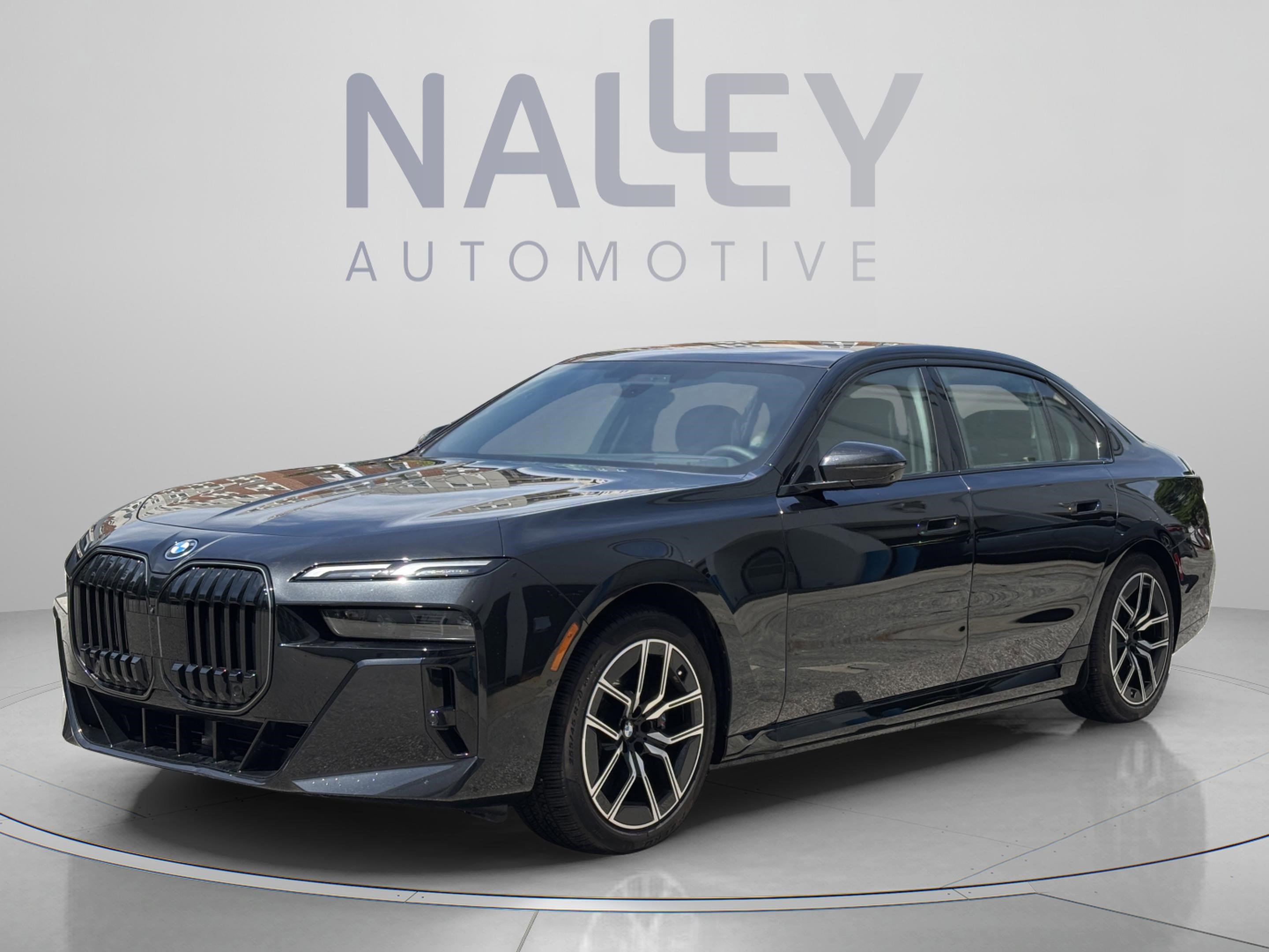 Used 2025 BMW i7 eDrive50 w/ M Sport Package RWD image 1