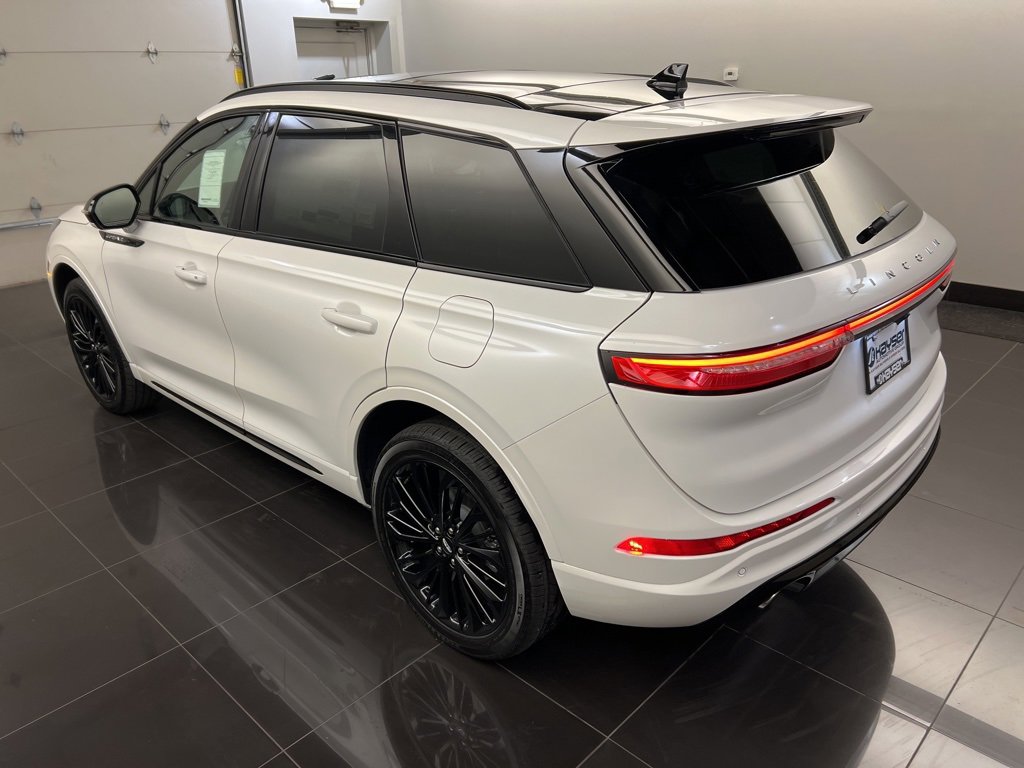 Used 2026 Lincoln Corsair Premiere image 4