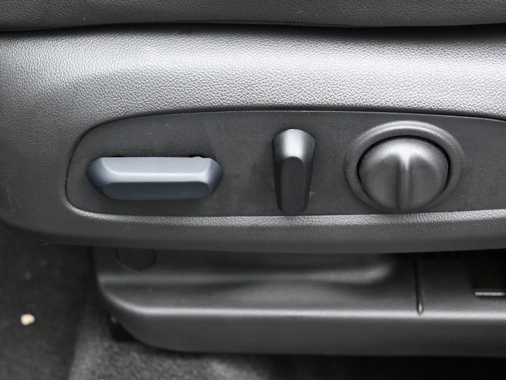 Used 2024 Chevrolet TrailBlazer RS w/ Convenience Package image 10