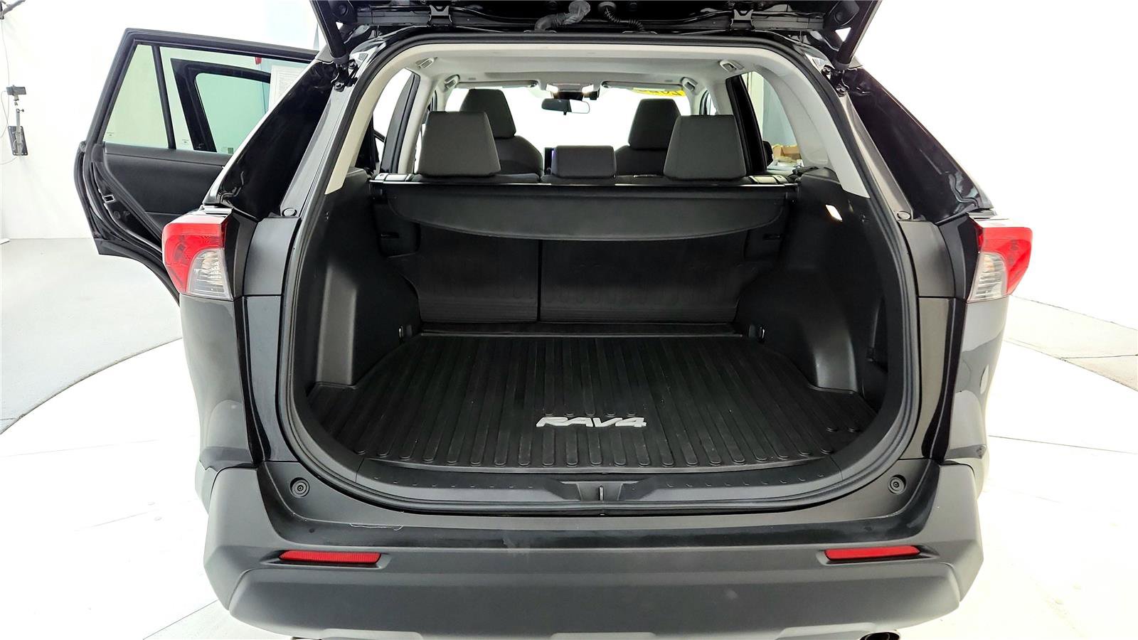 Certified 2023 Toyota RAV4 XLE image 29