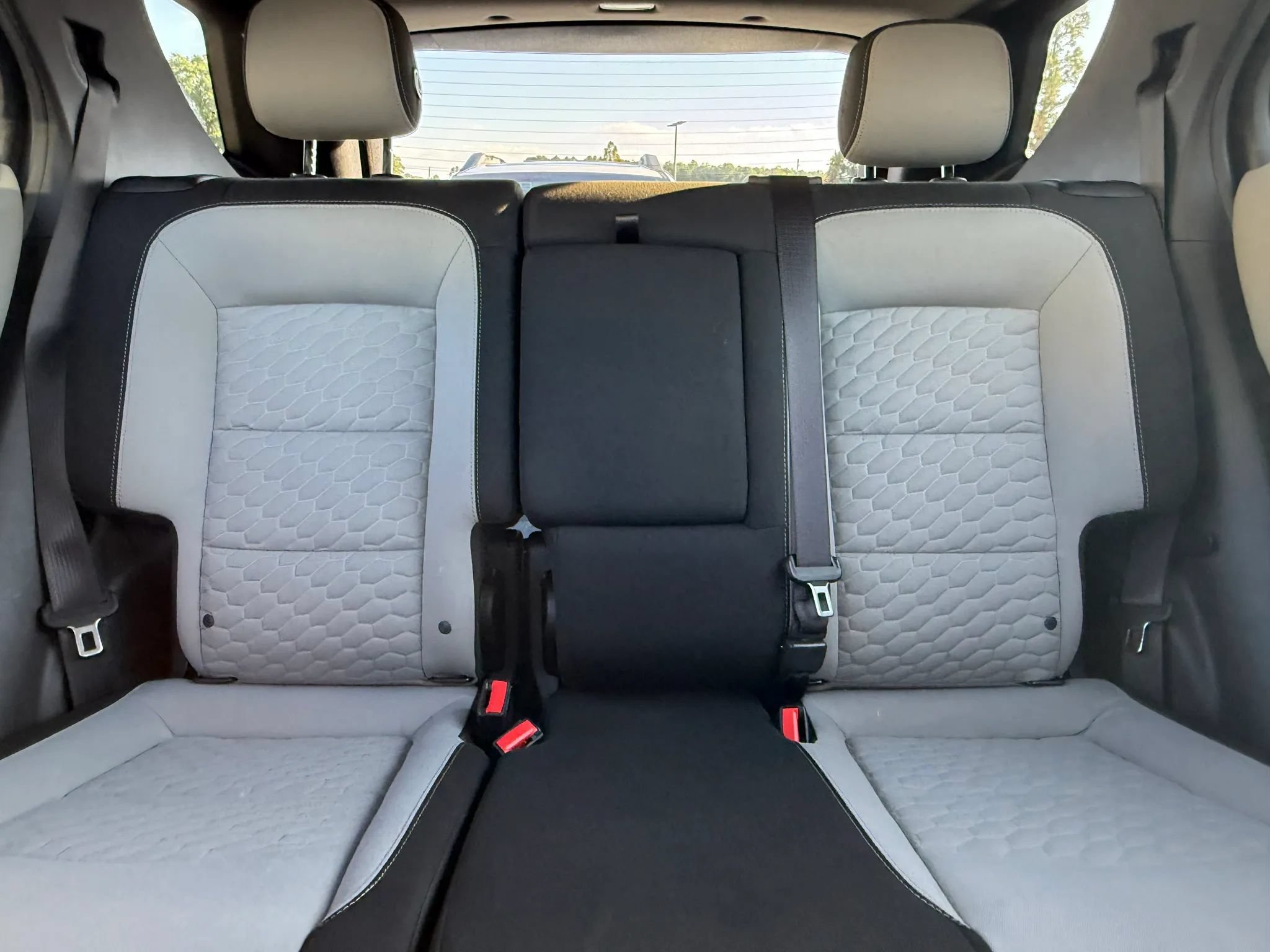 Used 2018 Chevrolet Equinox LT w/ LPO, Cargo Package AWD/4WD image 22