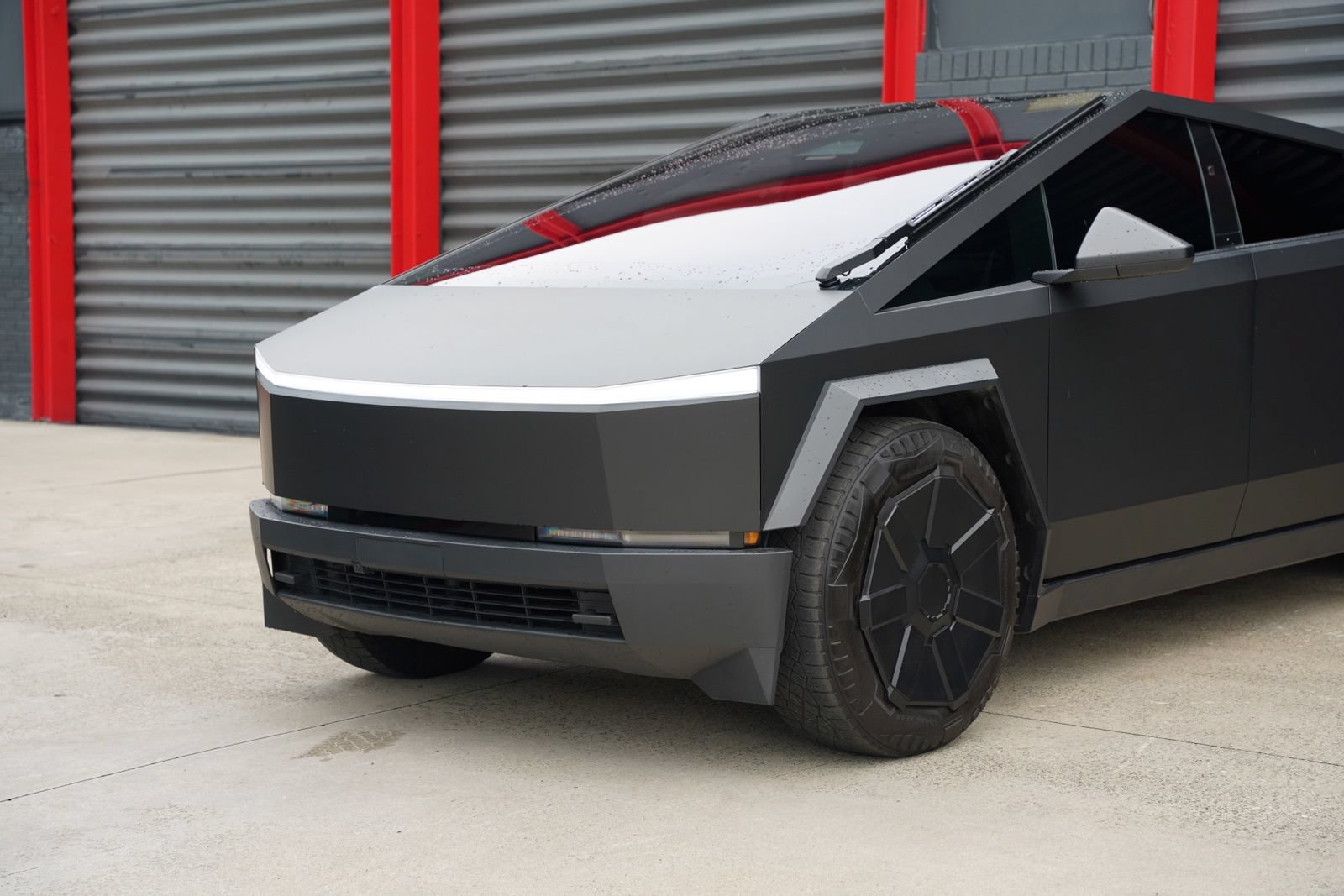 Used 2024 Tesla Cybertruck AWD Crew Cab image 6