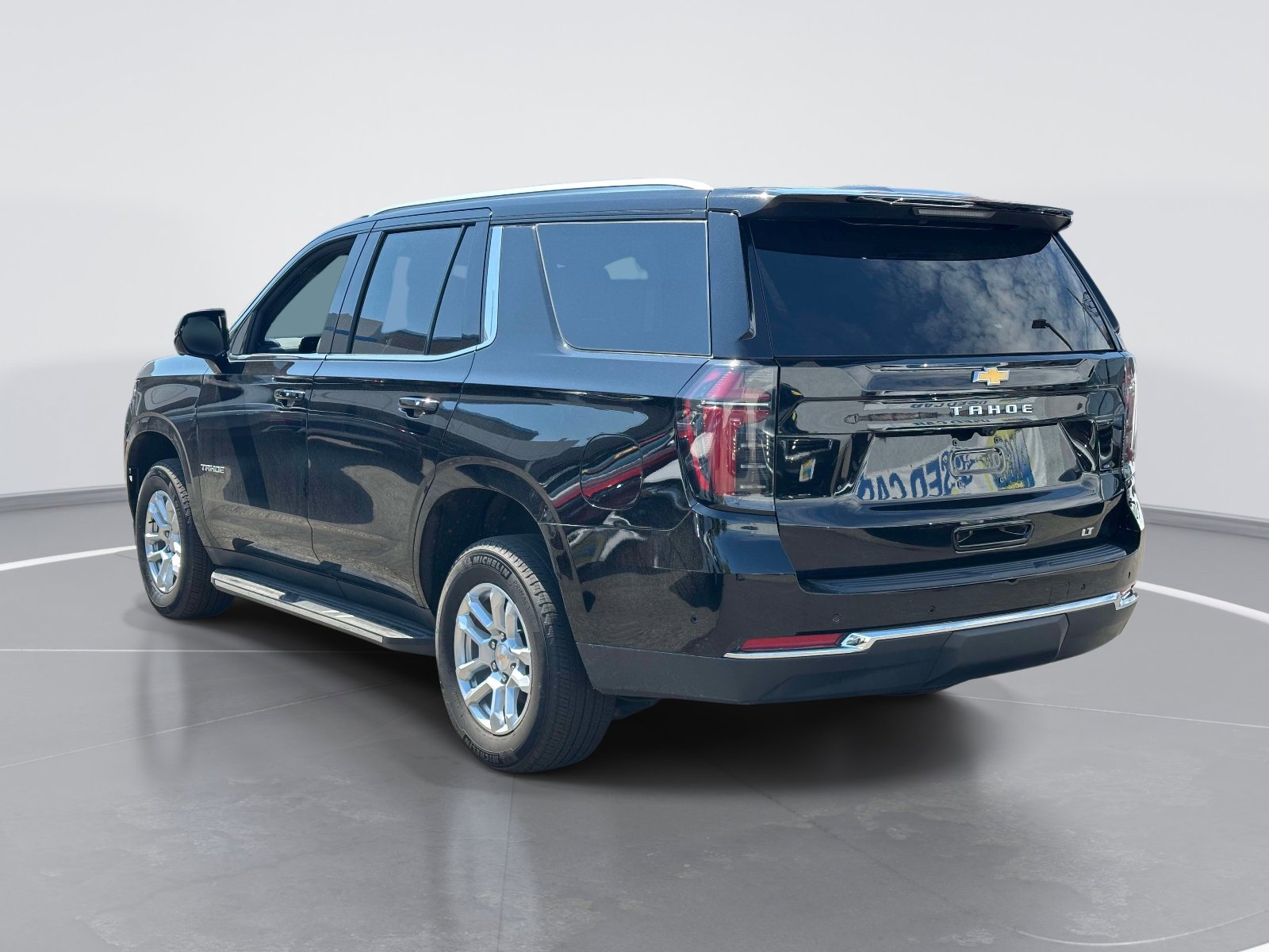 Used 2025 Chevrolet Tahoe LT AWD/4WD image 7