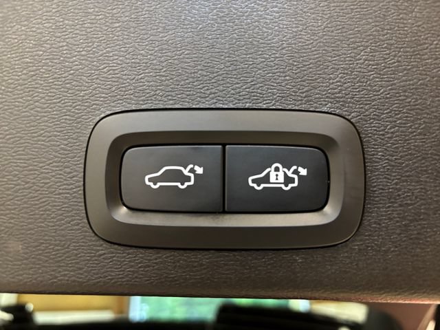Used 2023 Volvo XC40 B5 Plus w/ Driver Assist Package AWD/4WD image 24