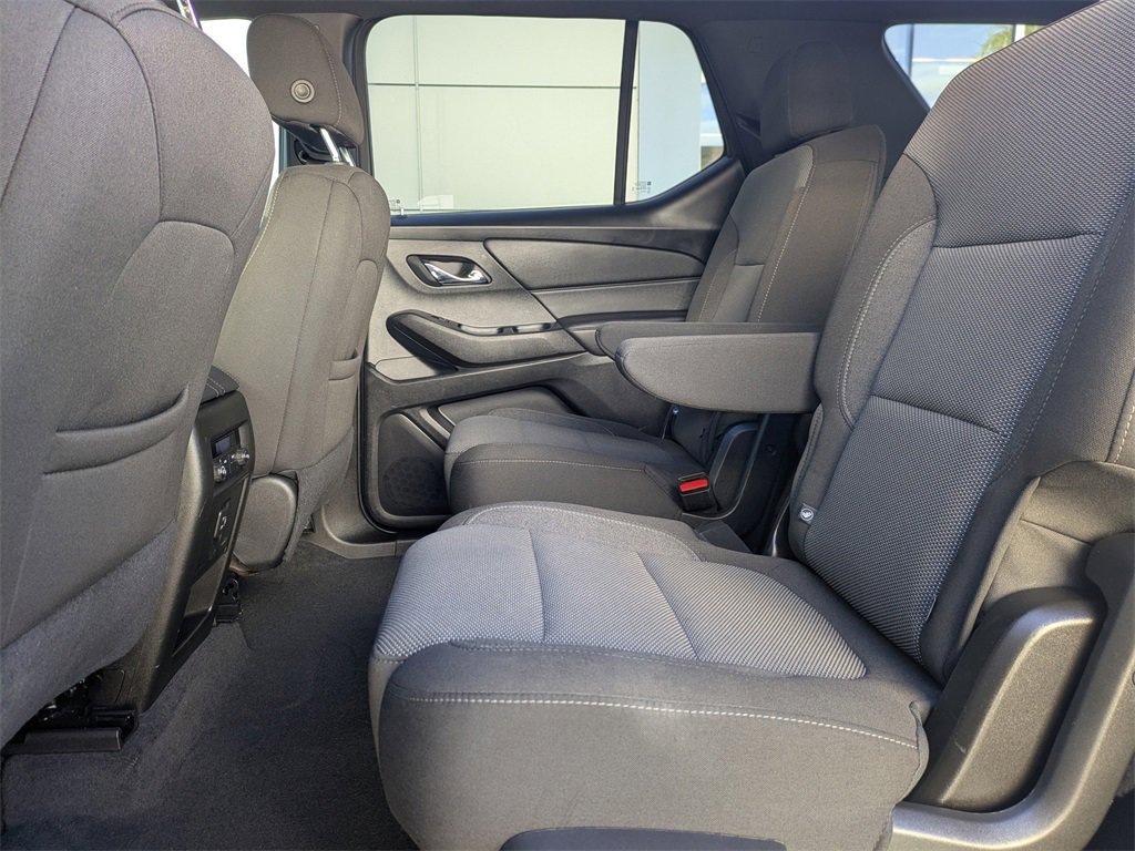 Used 2023 Chevrolet Traverse LT image 16