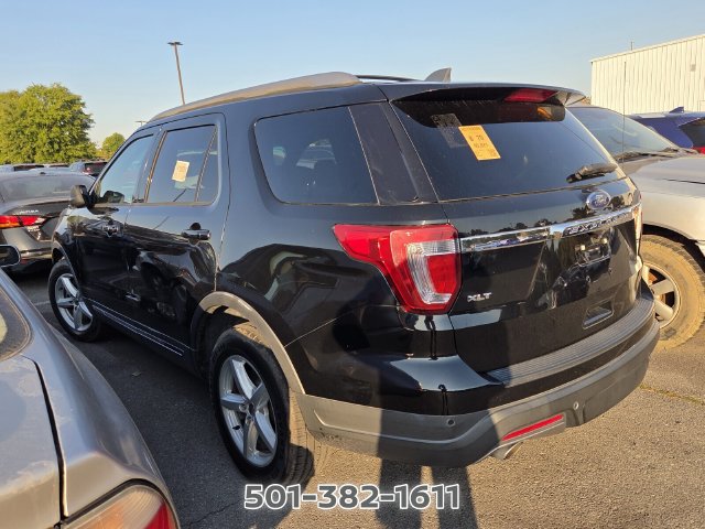 Used 2018 Ford Explorer XLT FWD image 2