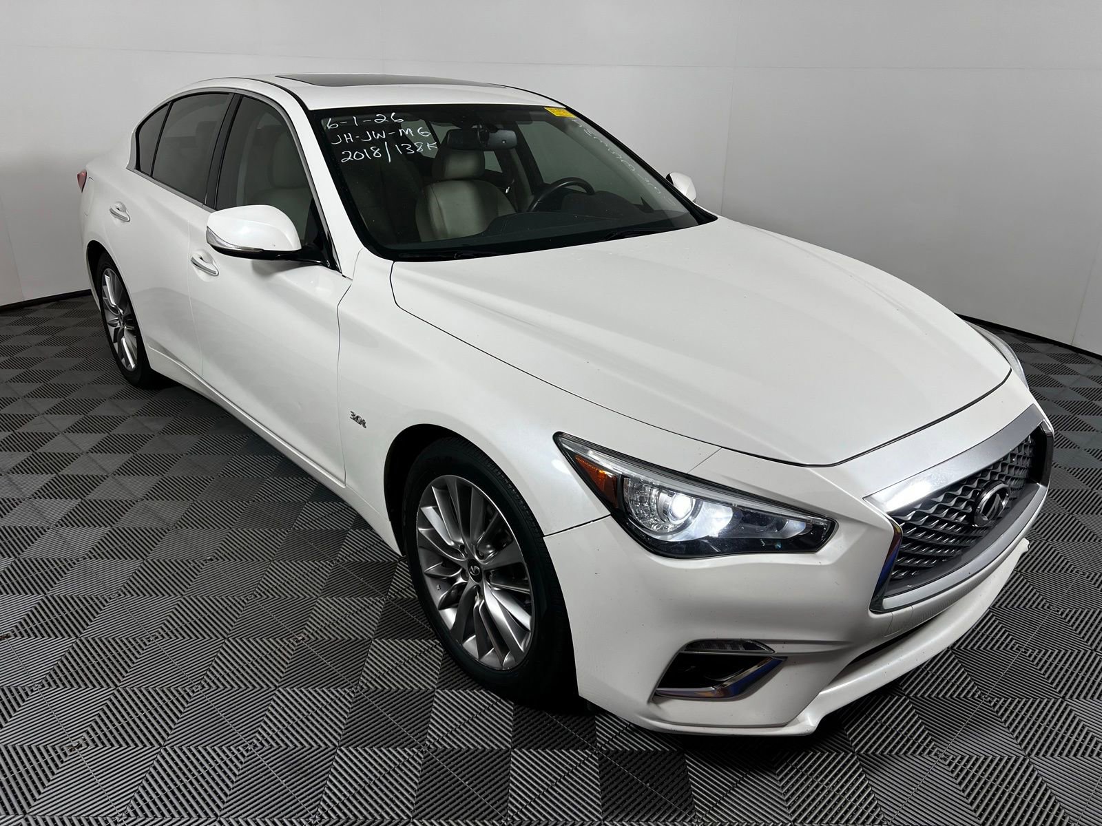 Used 2018 INFINITI Q50 Luxe RWD image 3