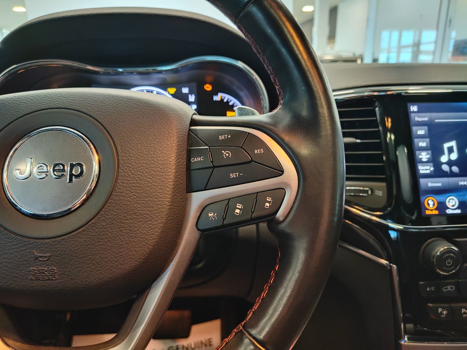 Used 2021 Jeep Grand Cherokee Trailhawk w/ Trailhawk Luxury Group image 22