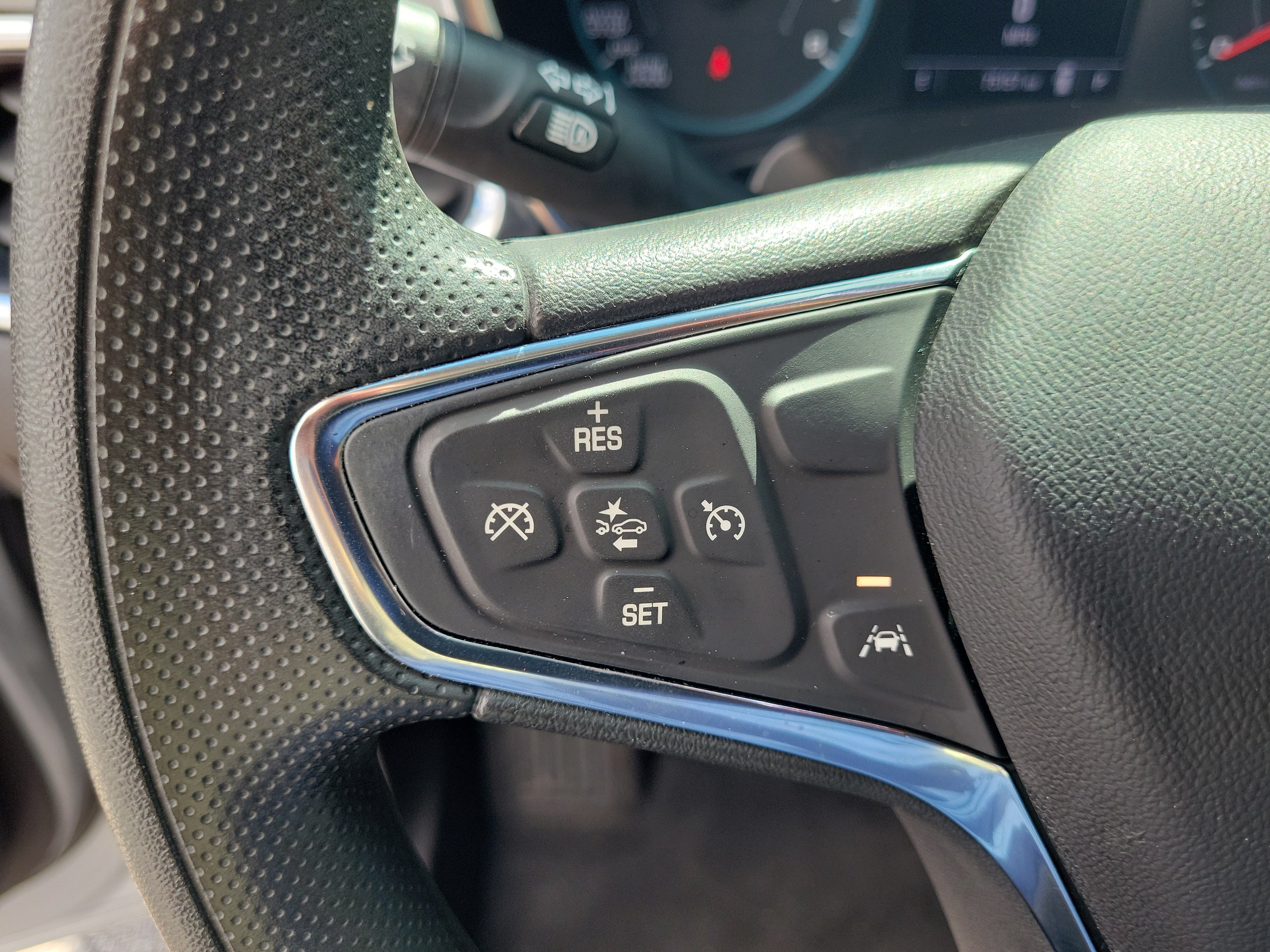 Used 2021 Chevrolet Equinox LS FWD image 16
