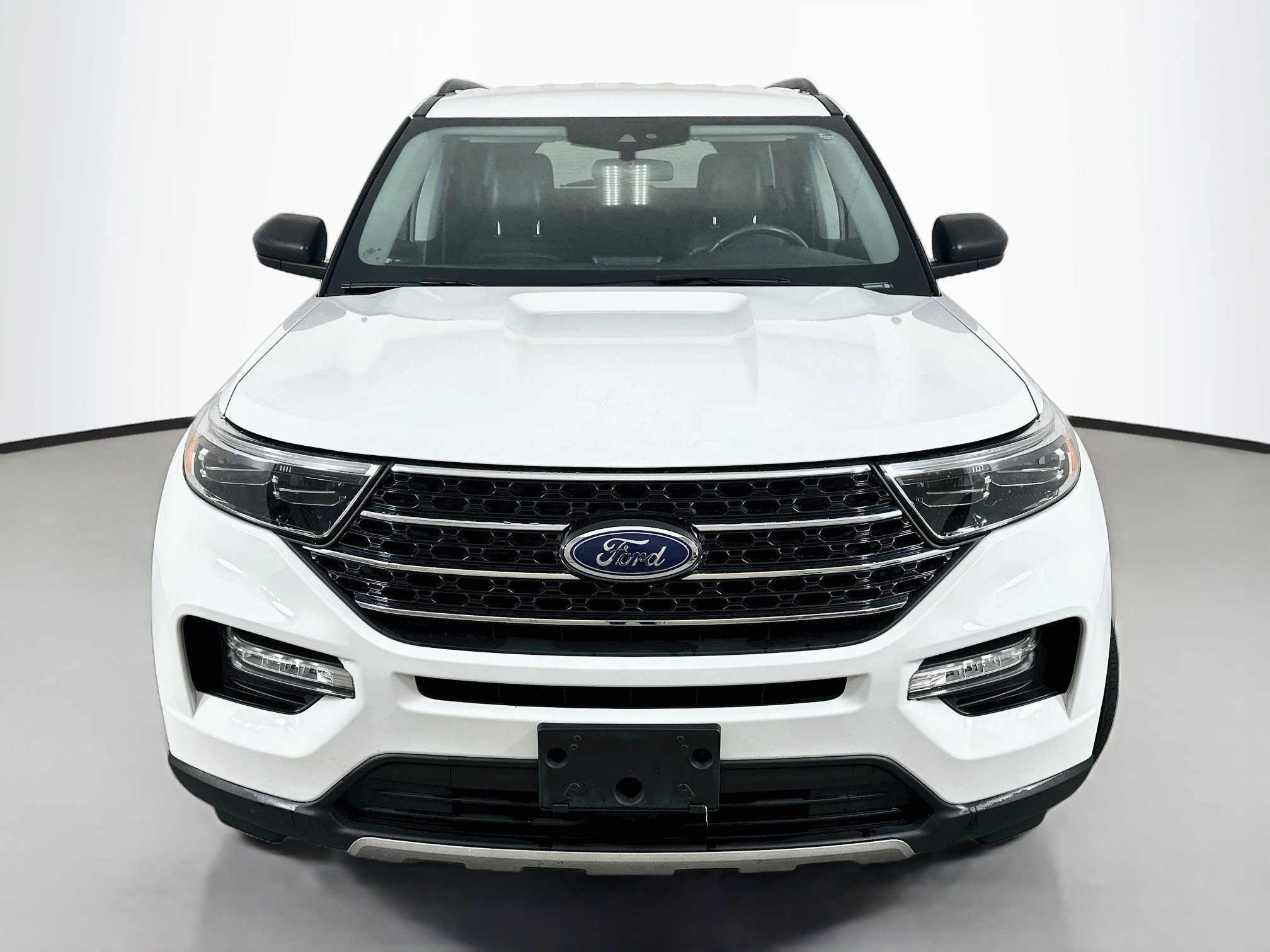 Used 2021 Ford Explorer XLT w/ Equipment Group 202A AWD/4WD image 2