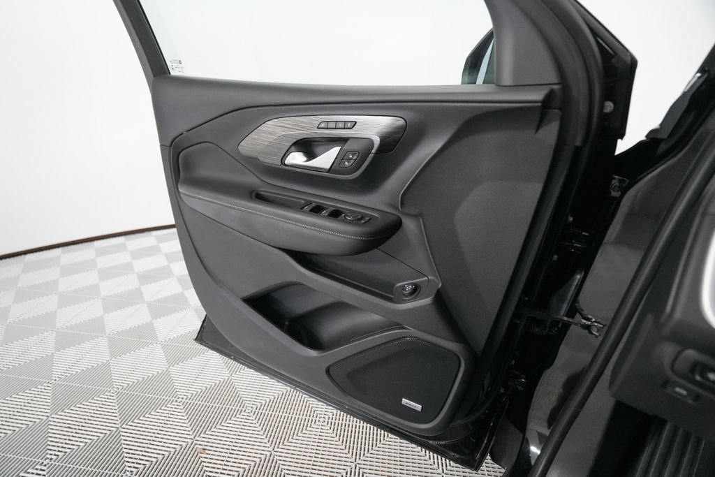 Used 2023 GMC Terrain SLT w/ Infotainment Package II FWD image 12