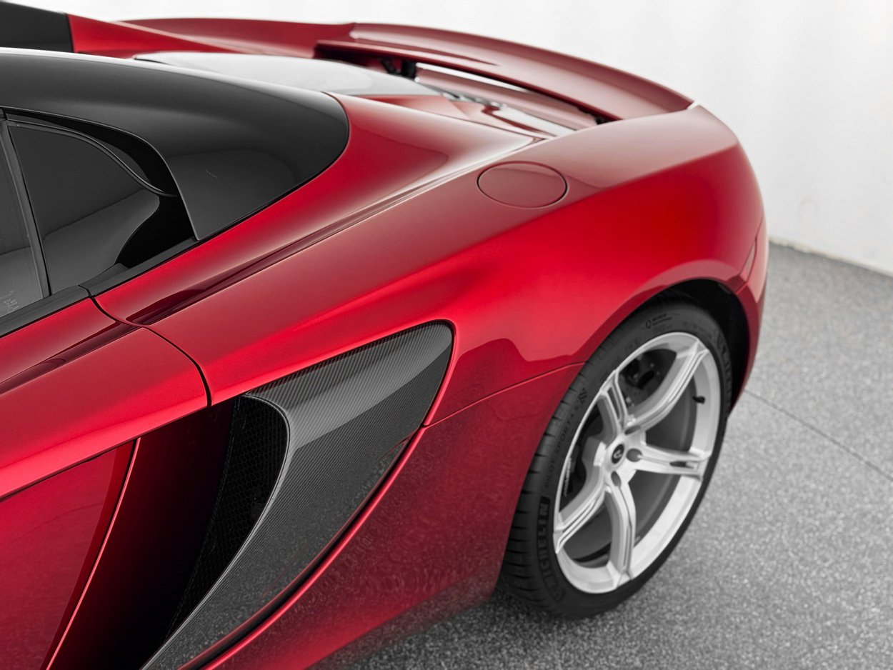 Used 2015 McLaren 650S Spider image 43