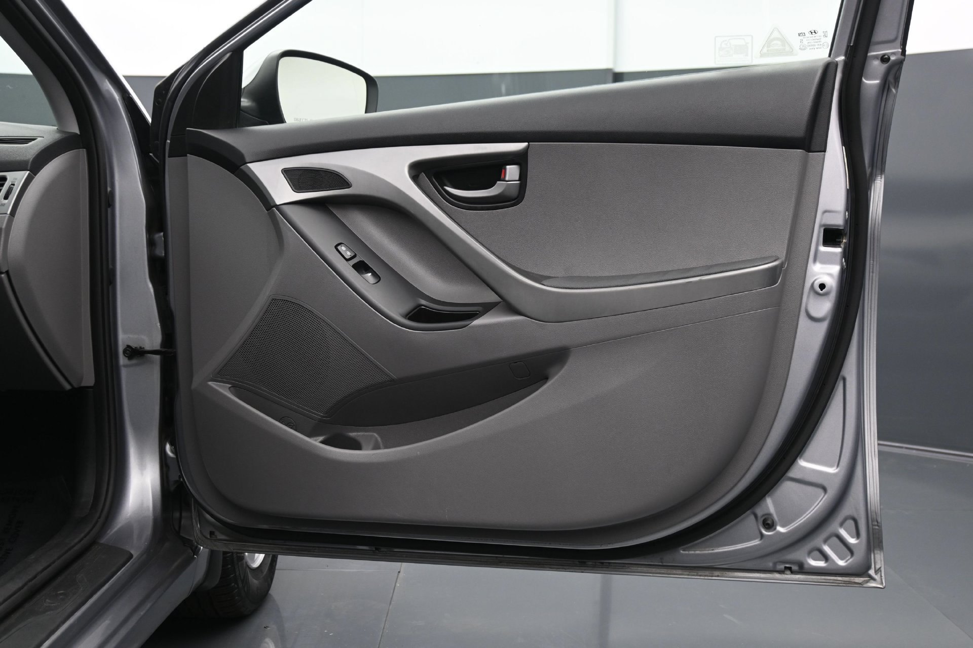 Used 2015 Hyundai Elantra SE FWD image 12