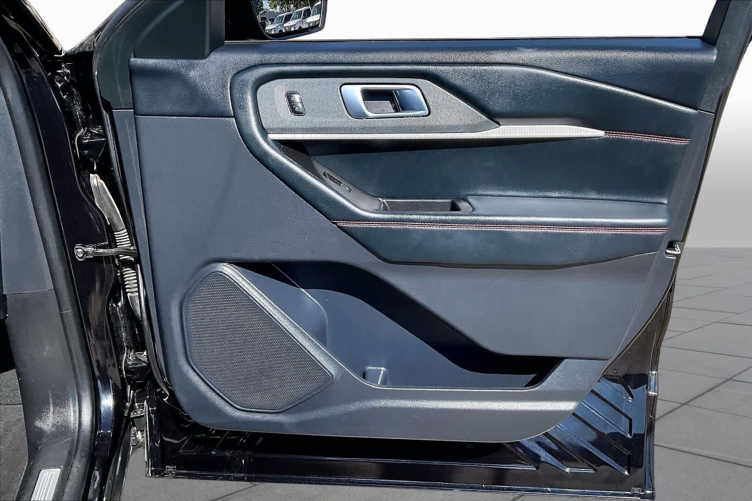 Certified 2025 Ford Explorer ST-Line AWD/4WD image 21