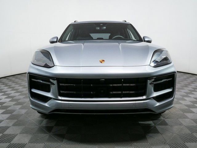 Certified 2025 Porsche Cayenne GTS image 37