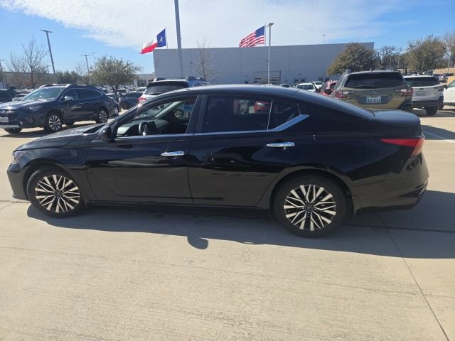 Used 2023 Nissan Altima 2.5 SV image 5