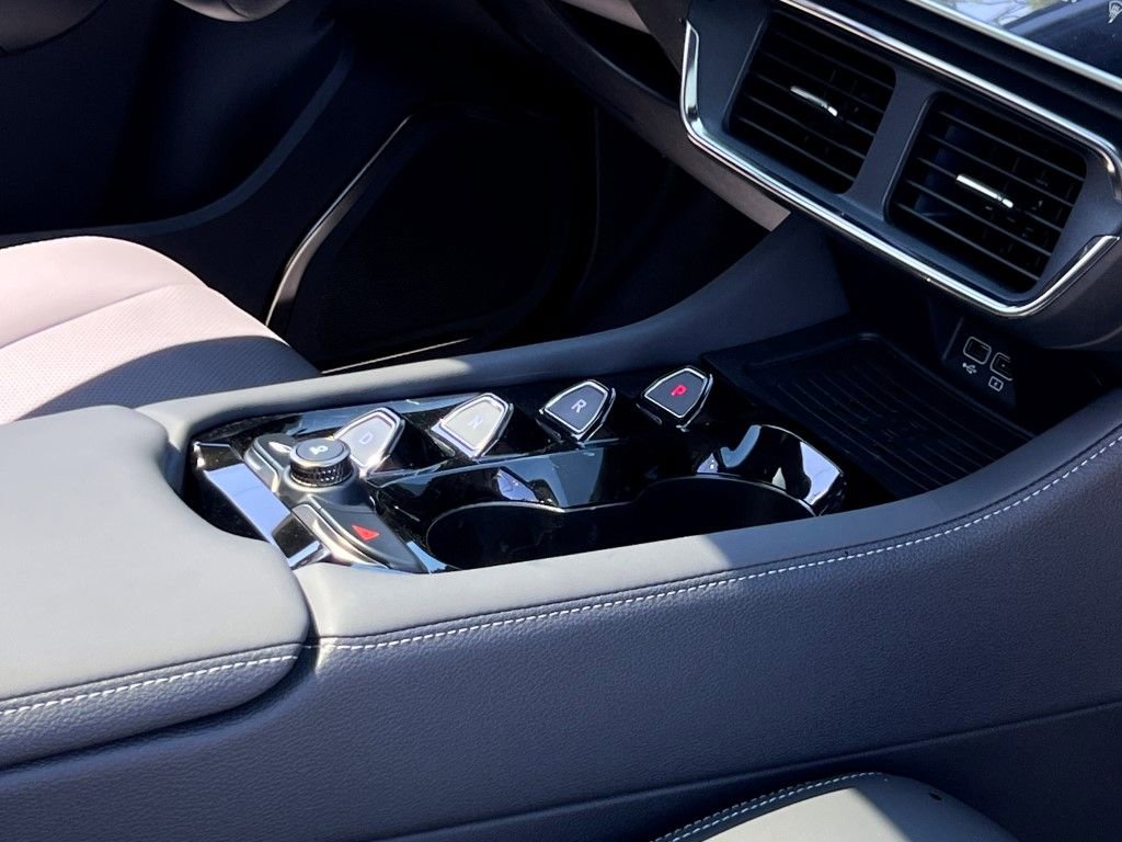 New 2025 VinFast VF 8 Plus image 12