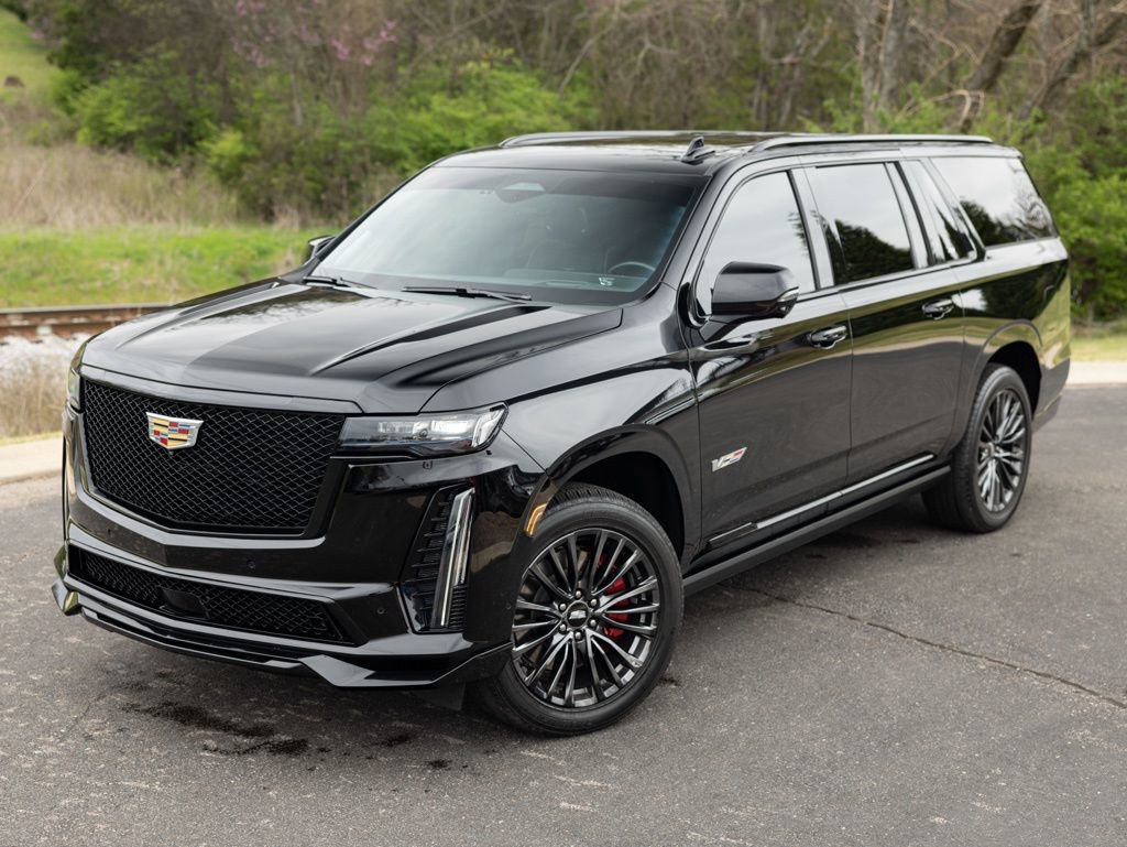 Used 2023 Cadillac Escalade ESV V image 2