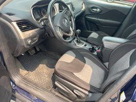 Used 2015 Jeep Cherokee Sport w/ Cold Weather Group image 10