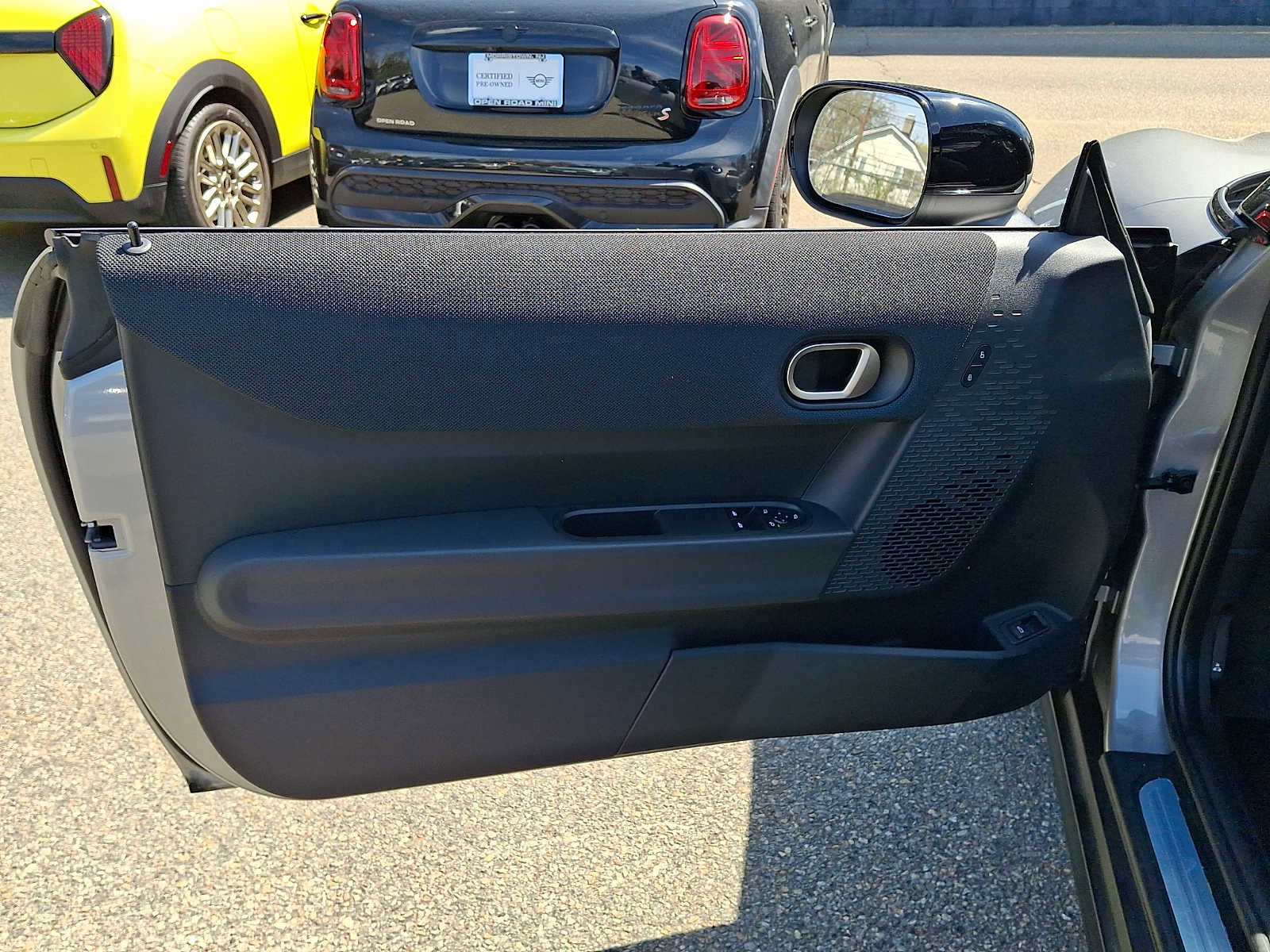 Used 2025 MINI Cooper 2-Door Hardtop FWD image 13