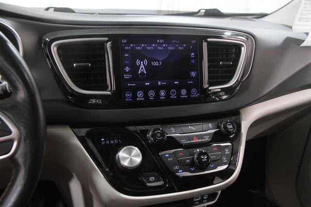 Used 2020 Chrysler Pacifica Touring-L Plus FWD image 9